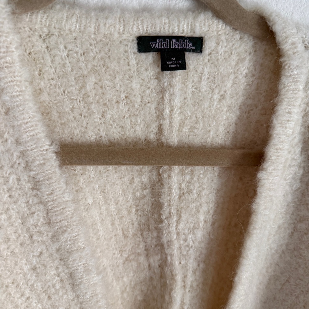 Wild Fable Boucle Cream Cardigan with Gold Accents Medium - Picture 5 of 5